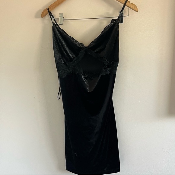 Garage Black Velvet Lace Dress | Medium - Picture 5 of 7